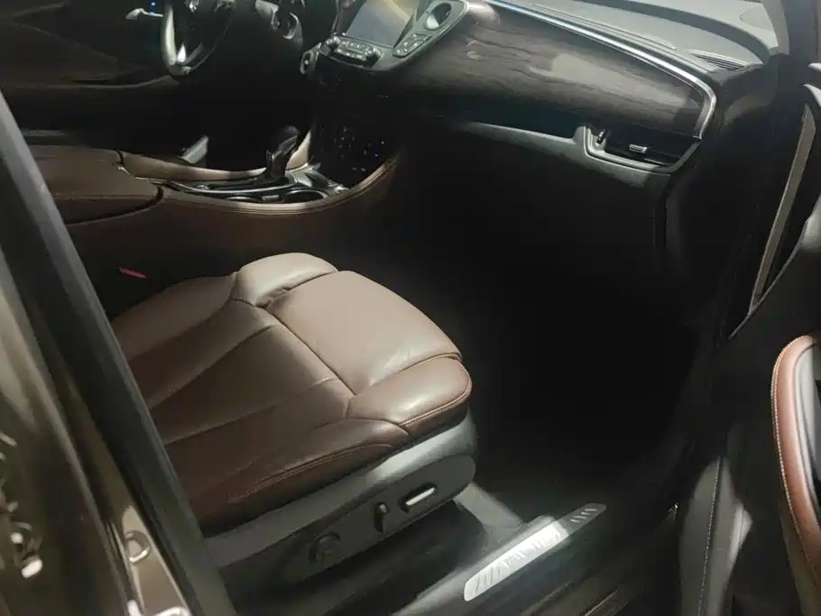 Buick Envision Plus — миниатюра 8