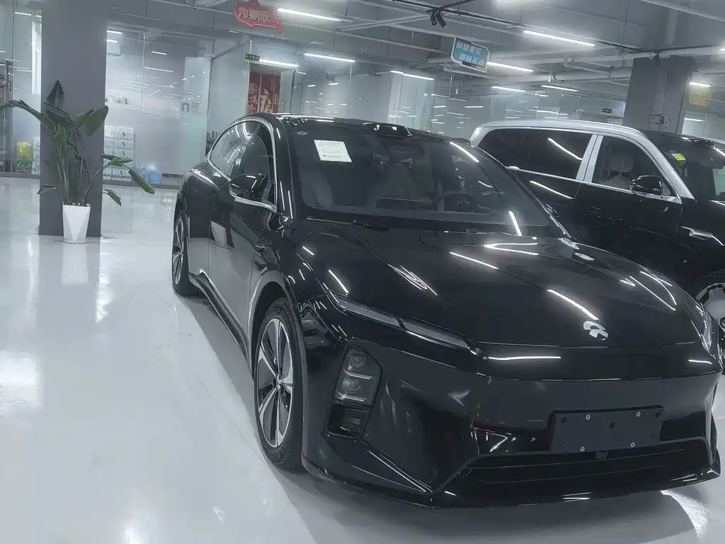 NIO ET5