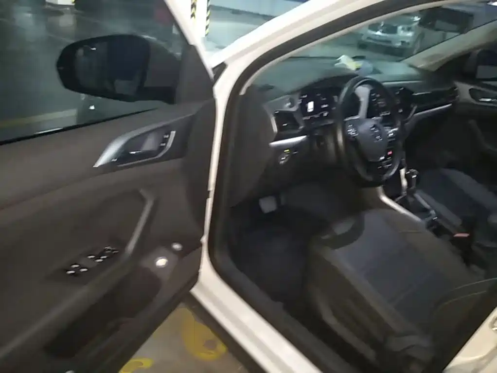 Volkswagen T-Cross — миниатюра 16