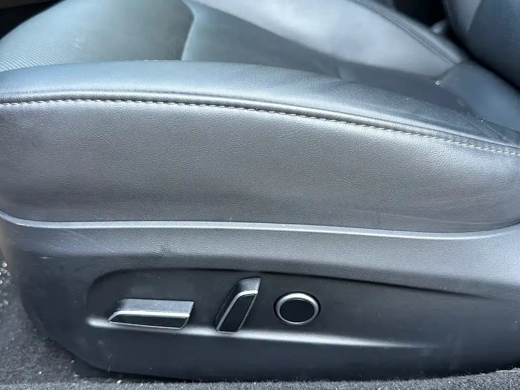 Tesla Model 3 — миниатюра 20