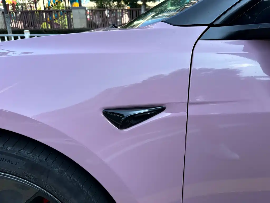 Tesla Model 3 — миниатюра 10
