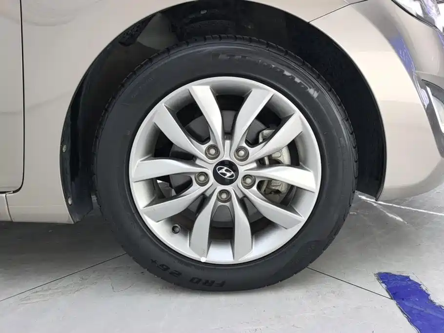 Hyundai Elantra Langdong — миниатюра 6