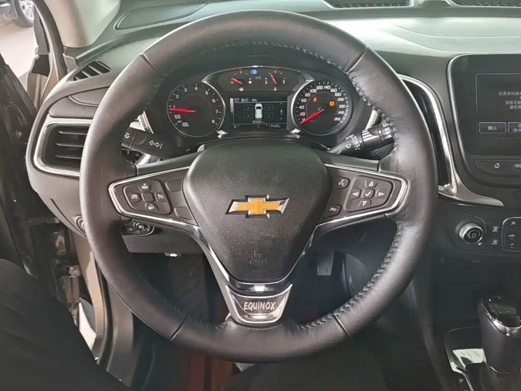 Chevrolet Equinox — миниатюра 11