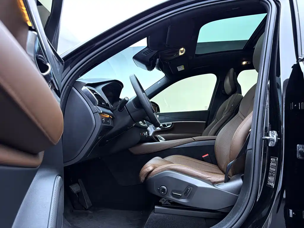 Volvo XC90 — миниатюра 13