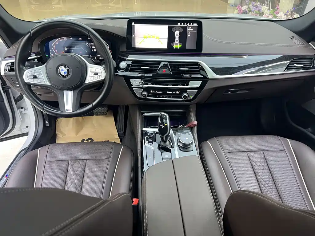 BMW 5 Series — миниатюра 10