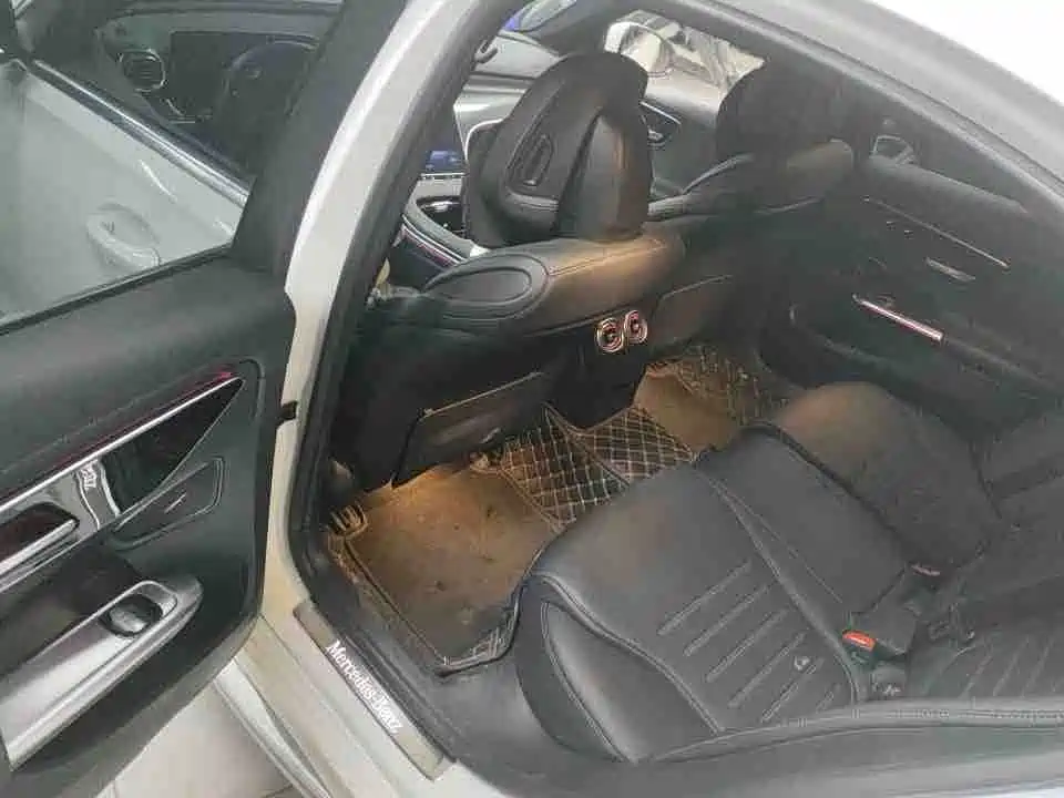 Mercedes-Benz C-Class — миниатюра 4