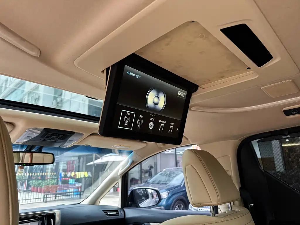 Toyota Alphard — миниатюра 11