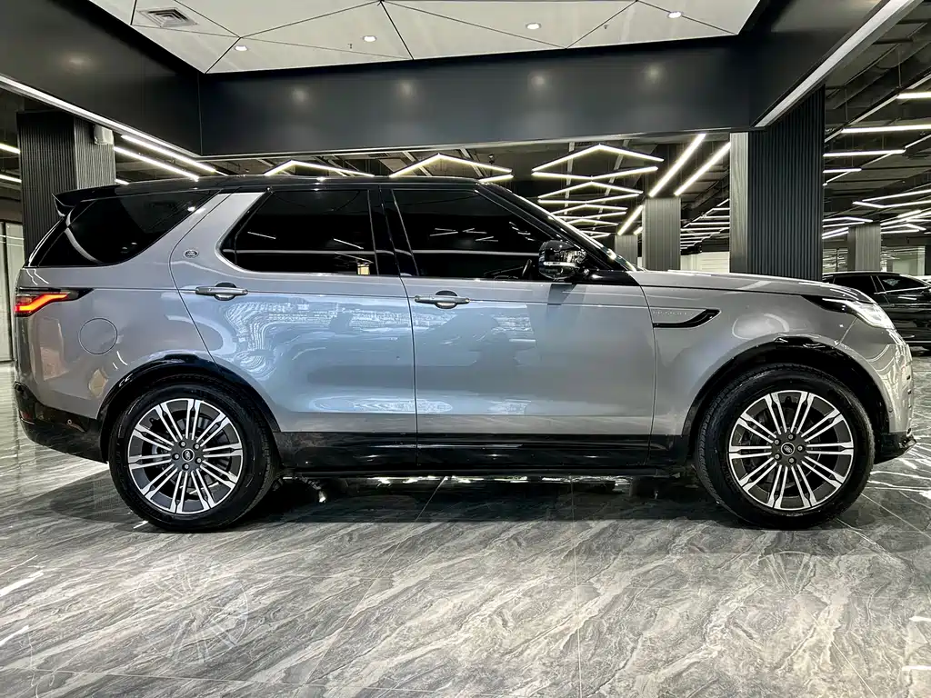 Land Rover Discovery 2021 360PS R-Dynamic SE
