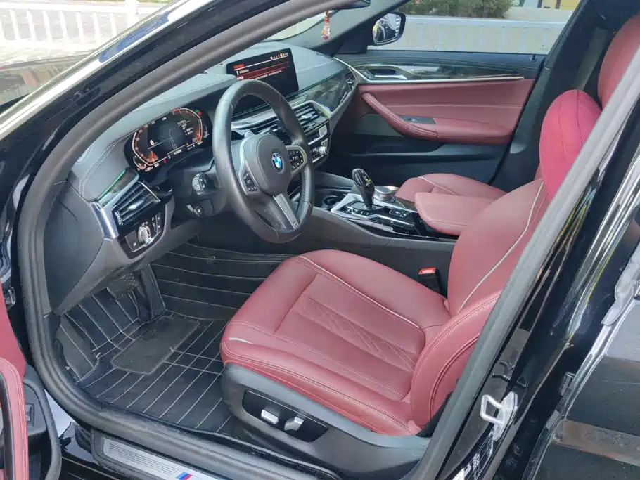 BMW 5 Series — миниатюра 9