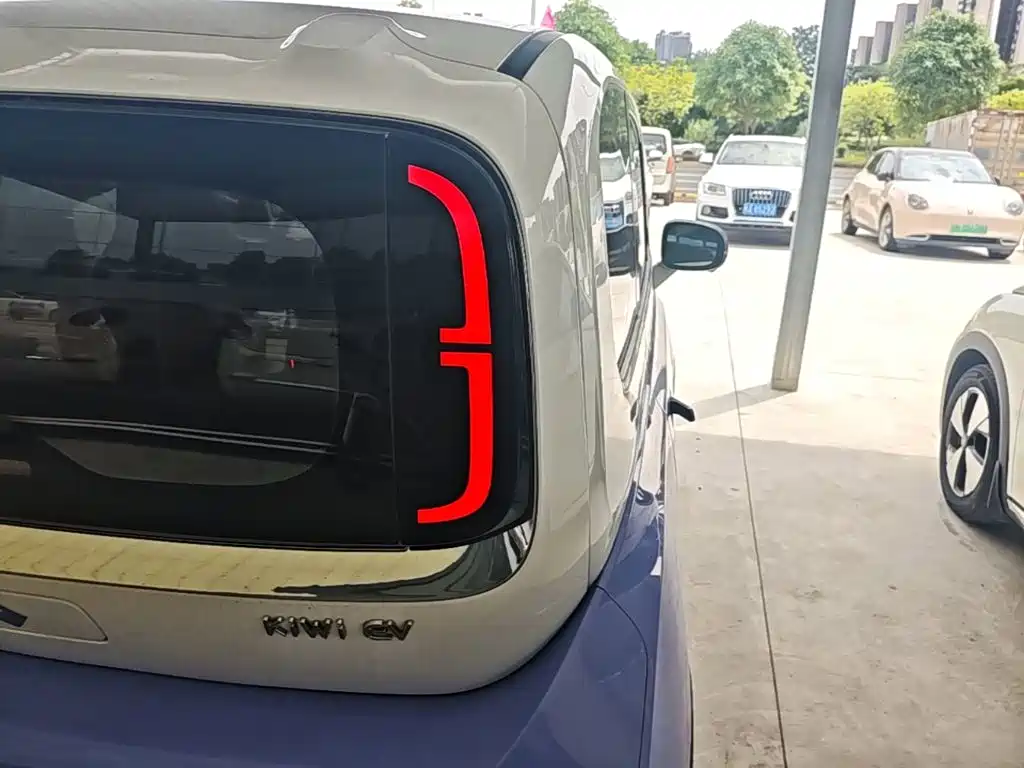 Baojun KiWi EV — миниатюра 8