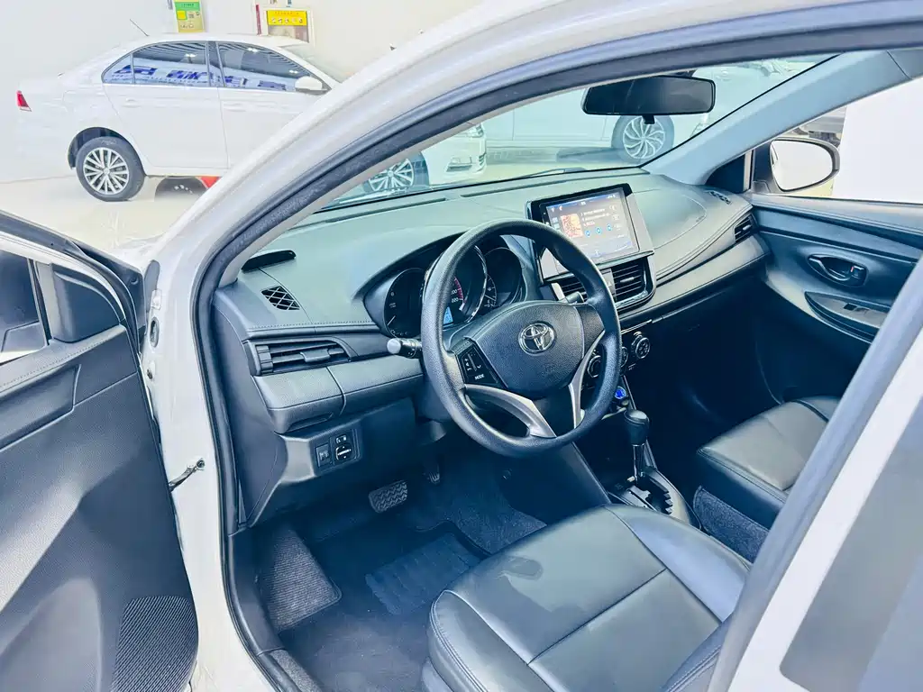 Toyota Vios FS — миниатюра 6