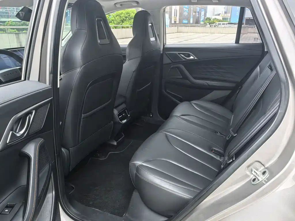 Roewe RX5 New Energy — миниатюра 9