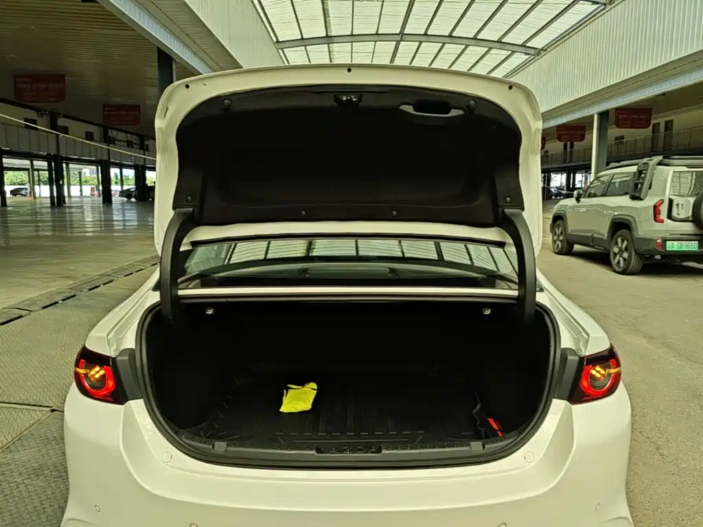 Mazda 3 Axela — миниатюра 19