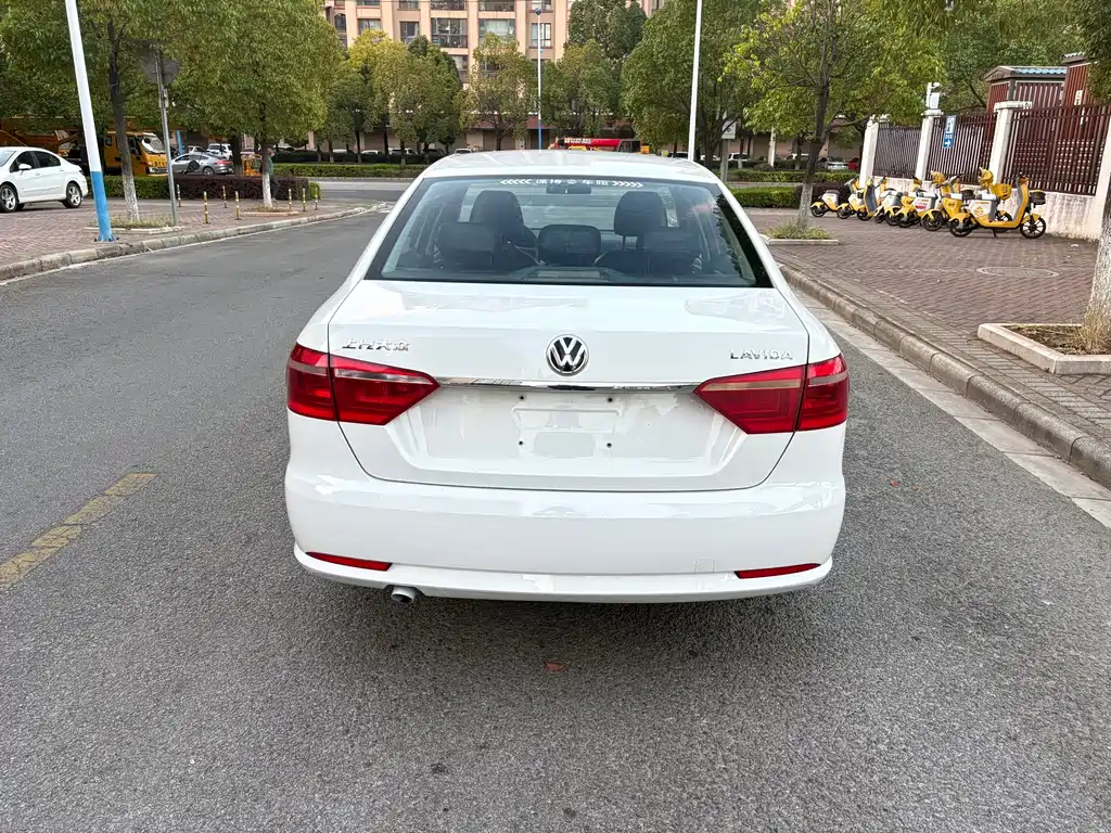 Volkswagen Lavida — миниатюра 4