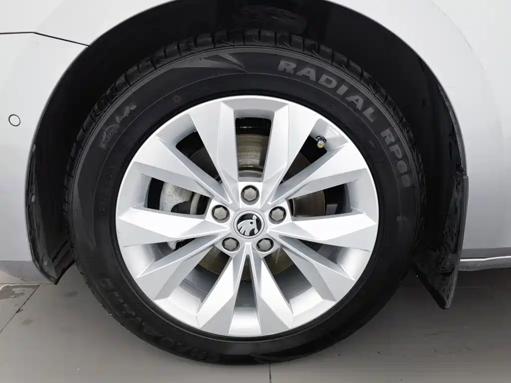 Skoda Superb — миниатюра 17