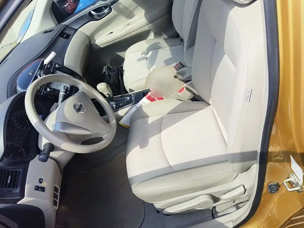 Nissan Tiida — миниатюра 15