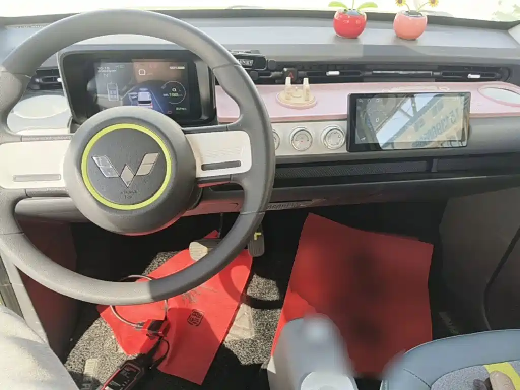 Wuling MINIEV — миниатюра 10