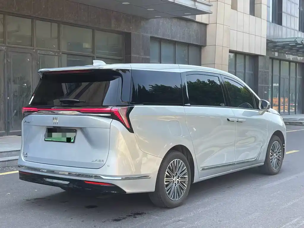 Buick GL8 Hybrid — миниатюра 6
