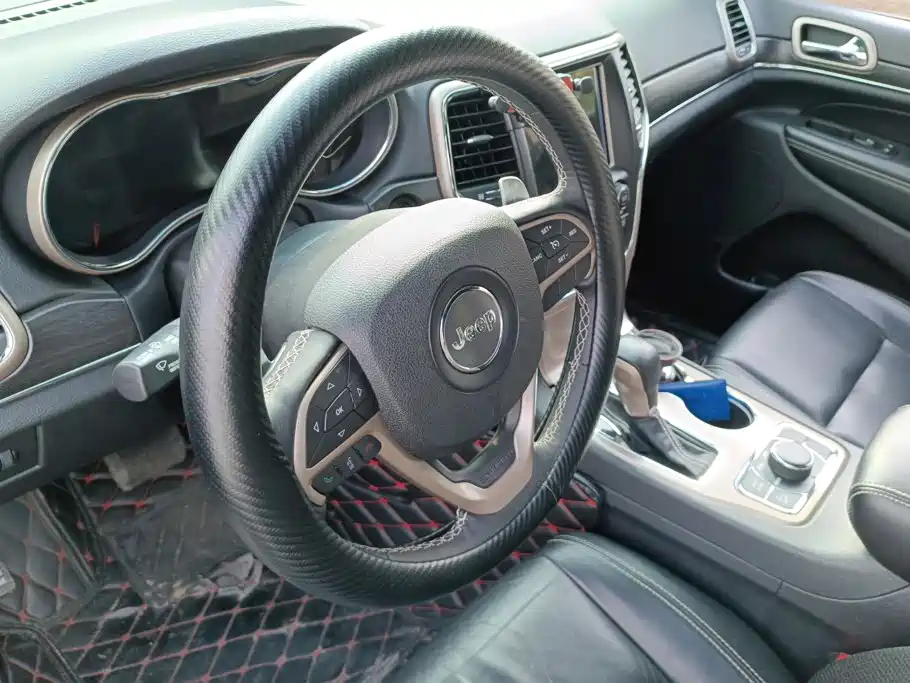 Jeep Grand Cherokee (Import) — миниатюра 15