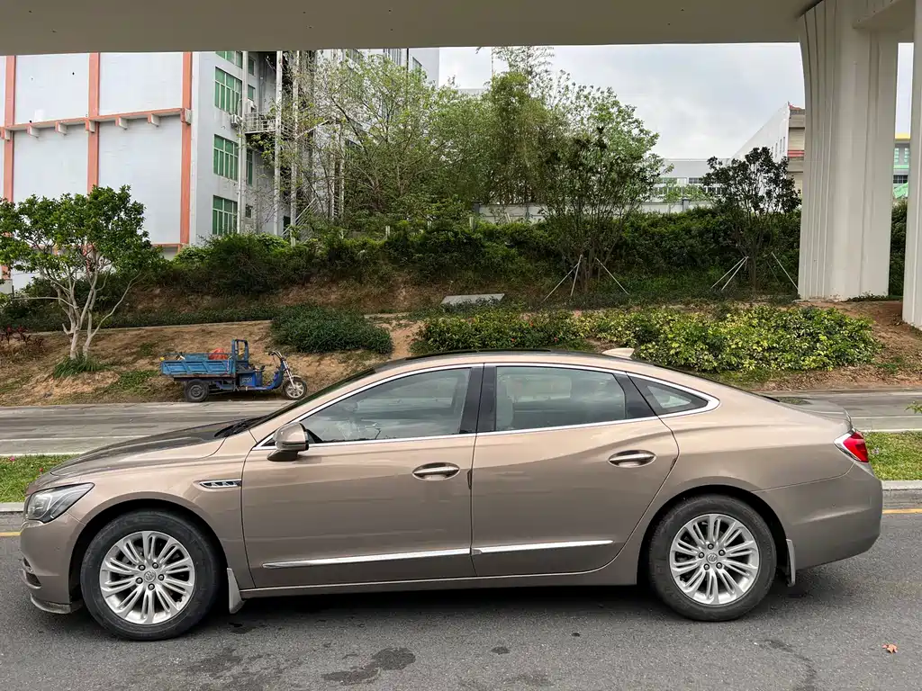 Buick LaCrosse 2016 30H Luxury