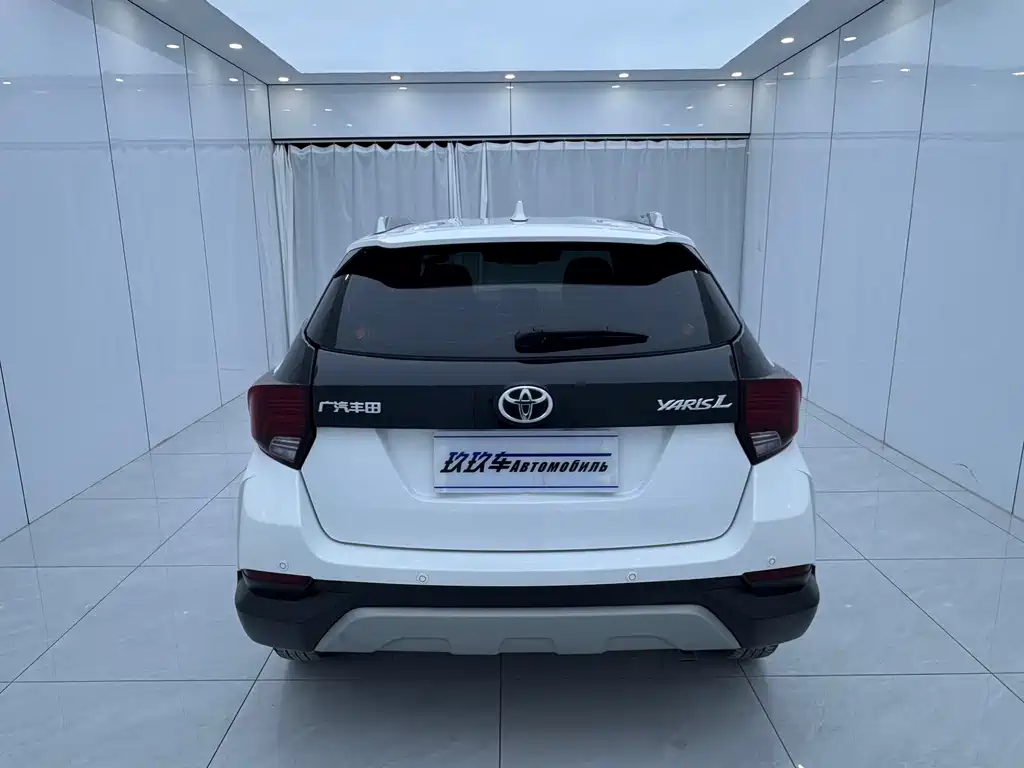 Toyota Yaris L — миниатюра 5