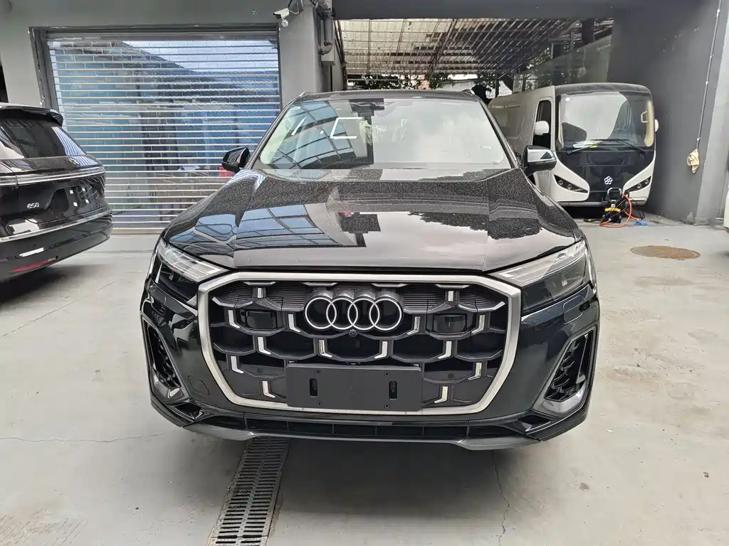 Audi Q7 2025 55 TFSI quattro S line Sport