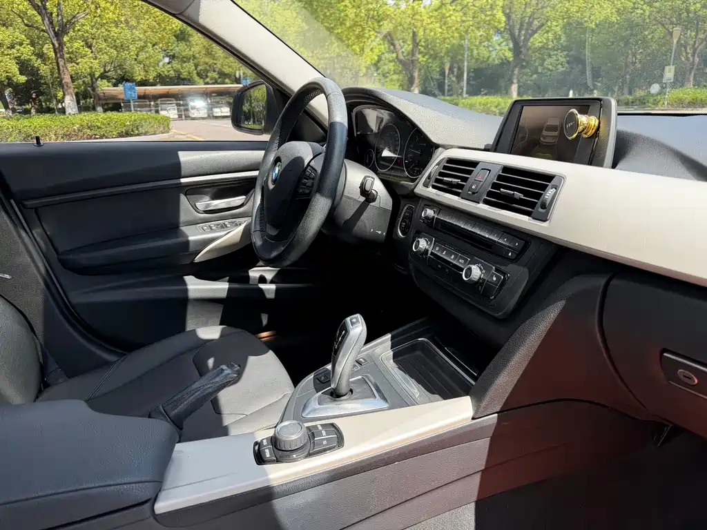 BMW 3 Series — миниатюра 13