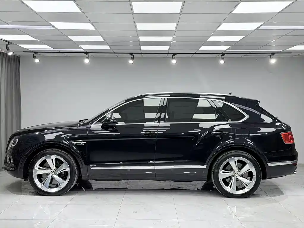 BENTLEY TIMYUE PLUG IN HYBRID