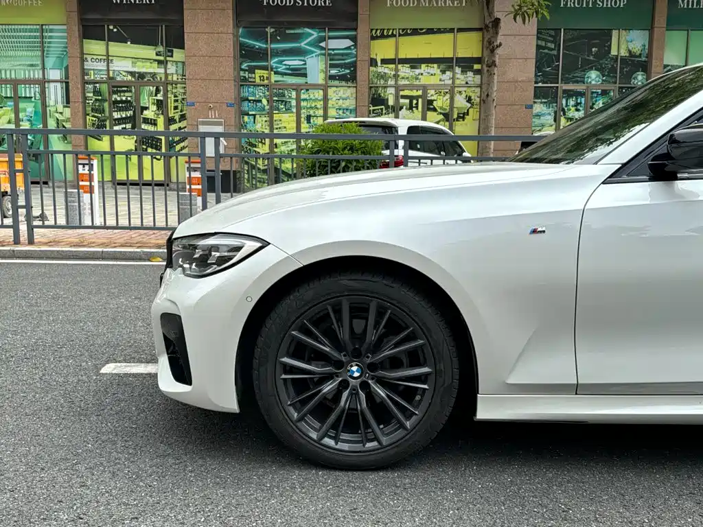 BMW 3 Series — миниатюра 7