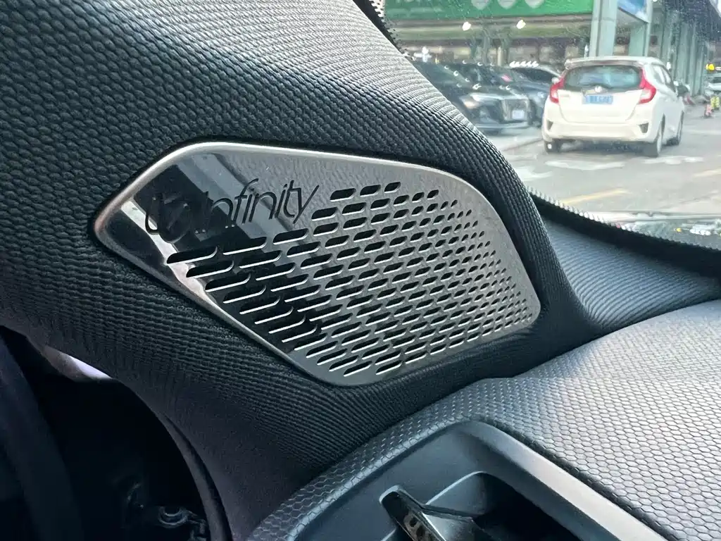 Lynk & Co 05 — миниатюра 15