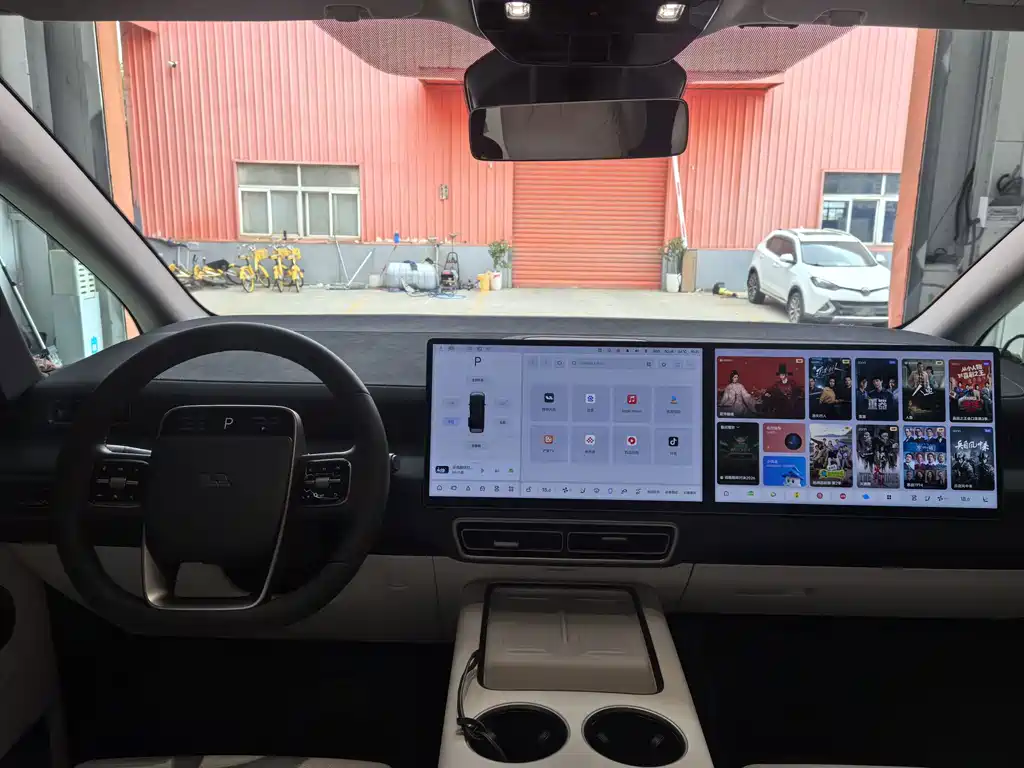 Li Auto Li MEGA — миниатюра 19
