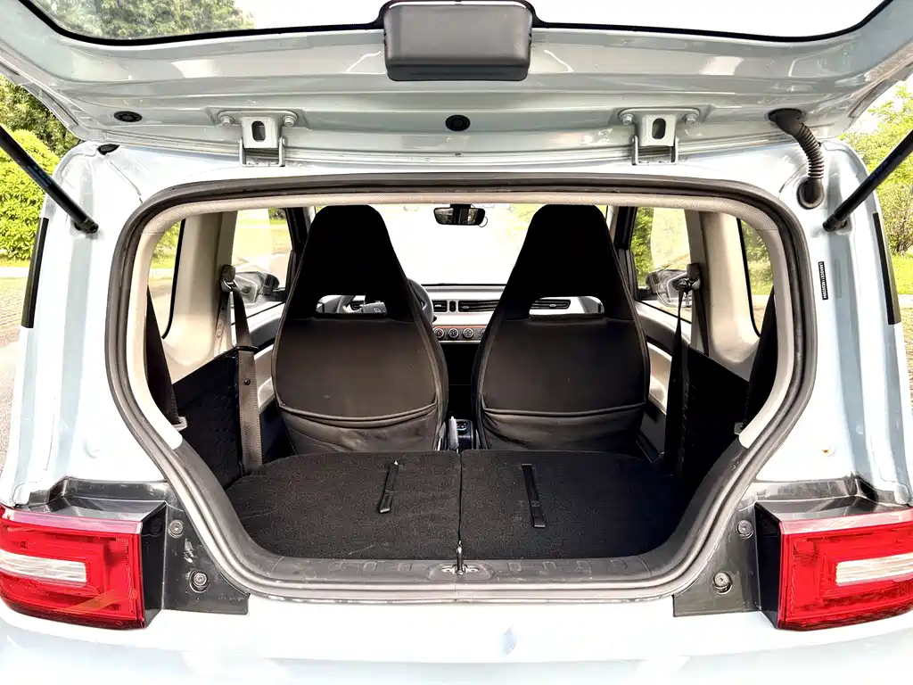 Wuling MINIEV — миниатюра 9