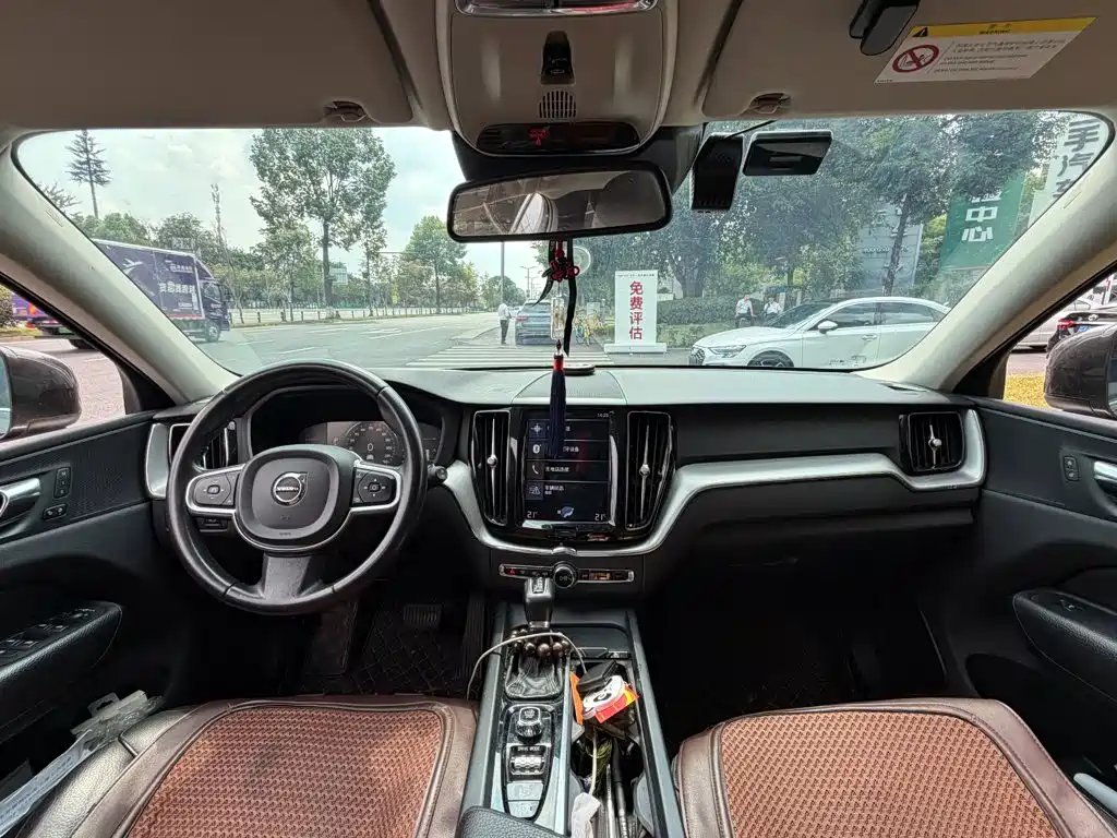 Volvo XC60 — миниатюра 13
