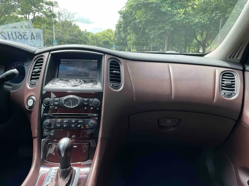 Infiniti QX50 (Import) — миниатюра 16