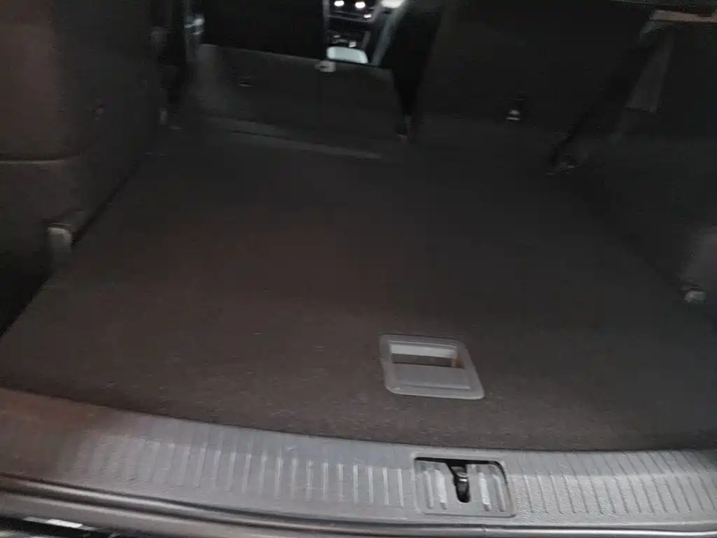 Volkswagen Tiguan L PHEV — миниатюра 19