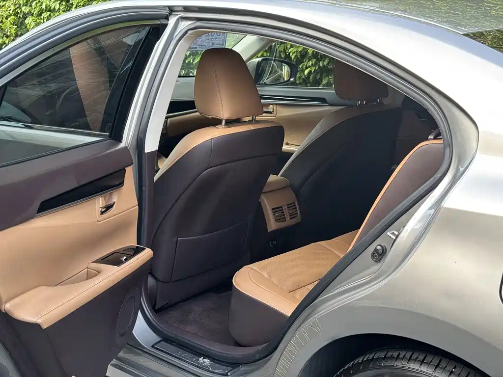 Lexus ES — миниатюра 8