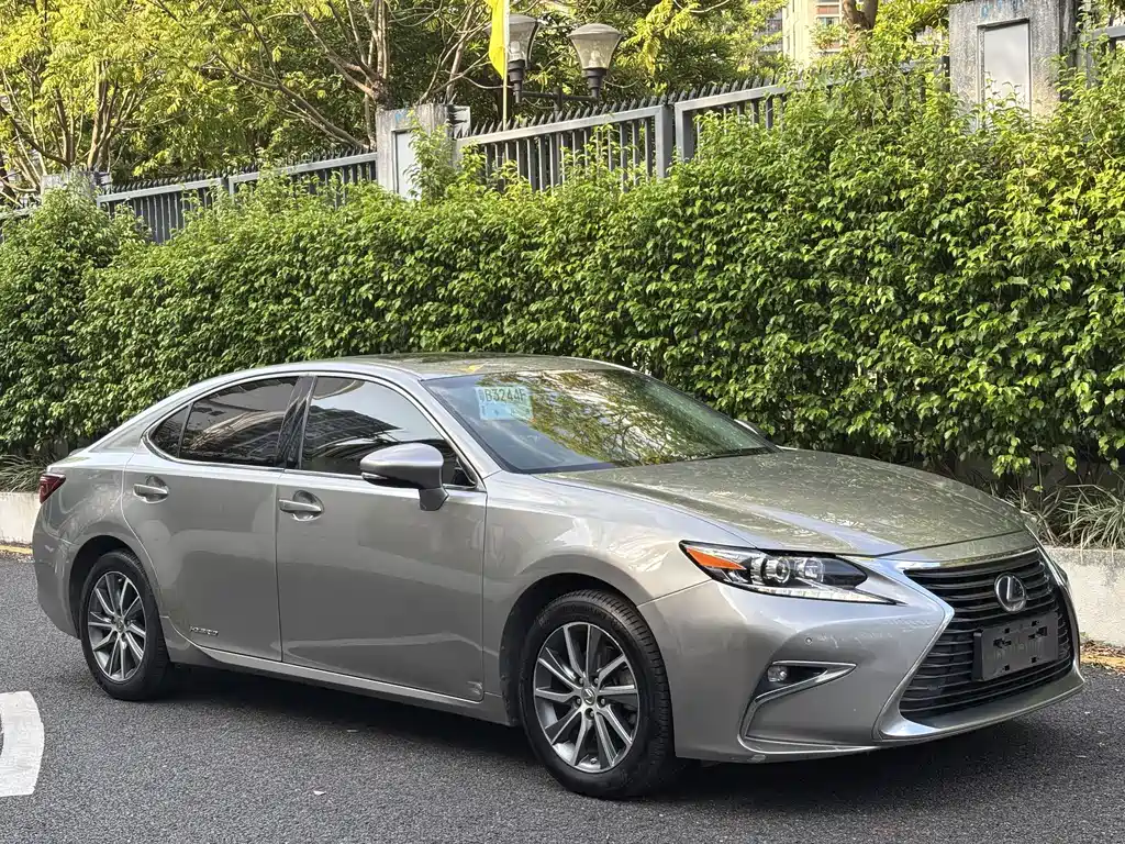 Lexus ES — миниатюра 3