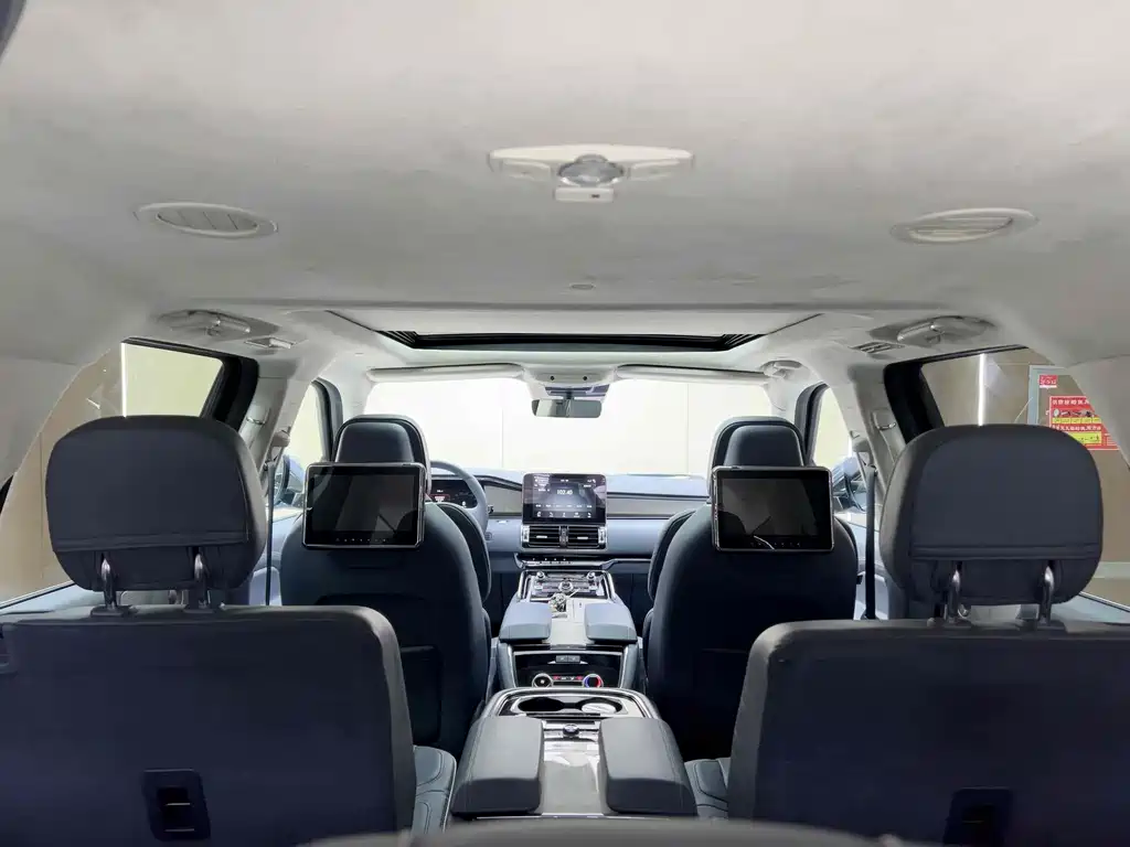 Lincoln Navigator — миниатюра 15