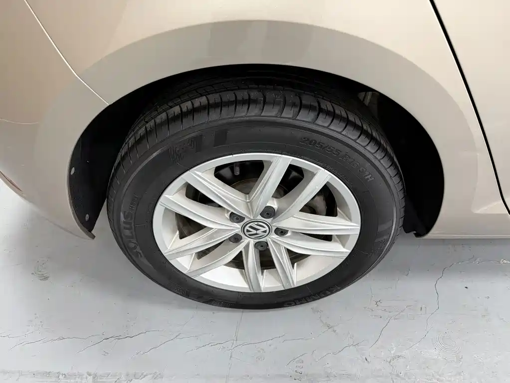 Volkswagen Golf — миниатюра 19