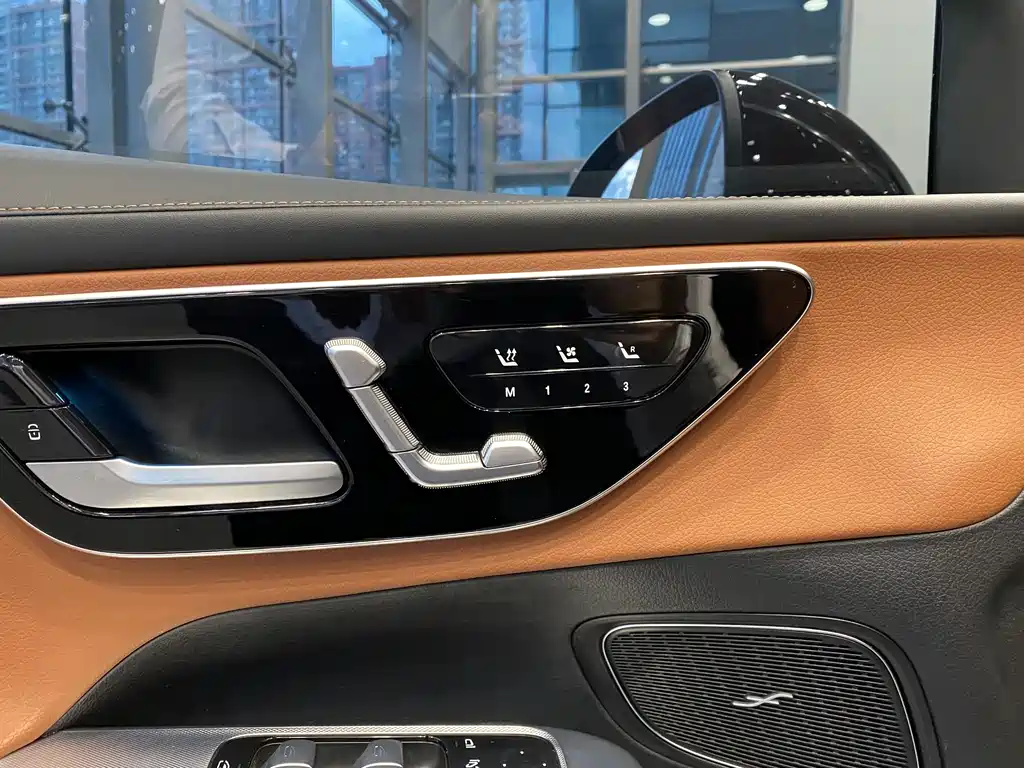 Mercedes-Benz GLC 2023 GLC 300 L 4MATIC 7 мест