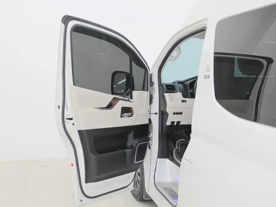 Toyota Hiace — миниатюра 31