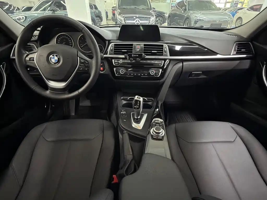 BMW 3 Series — миниатюра 7