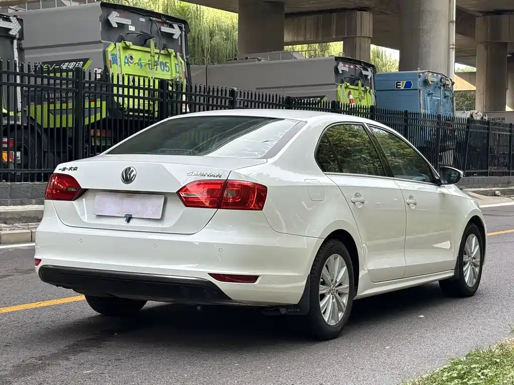 Volkswagen Sagitar — миниатюра 6
