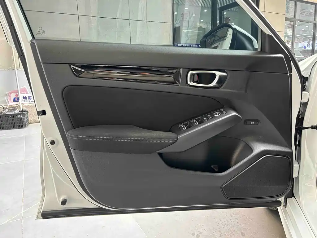Honda Civic — миниатюра 10