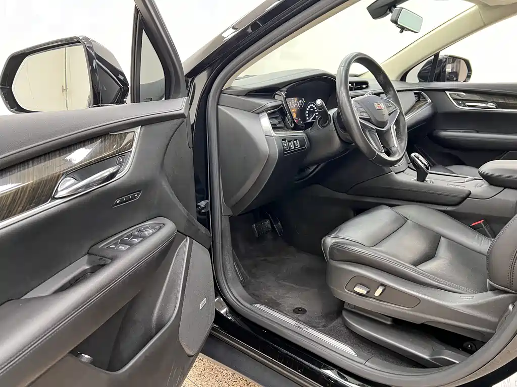 Cadillac XT5 — миниатюра 4