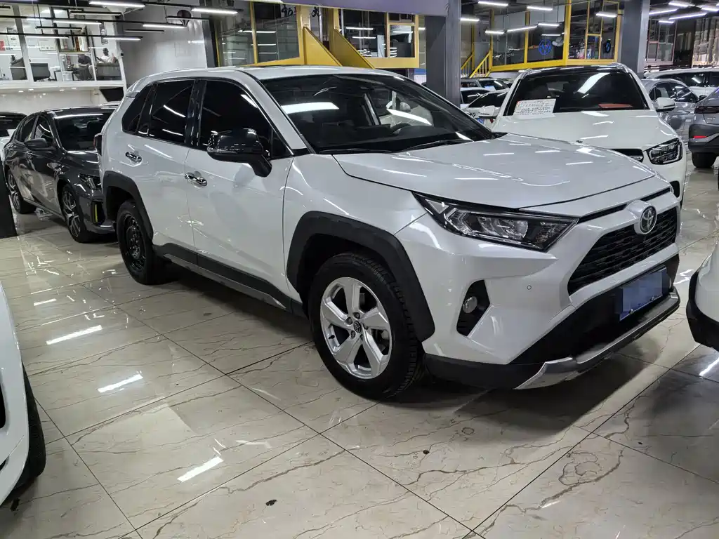 Toyota RAV4 2.0L CVT 4WD Elegant Plus Edition, фото 3