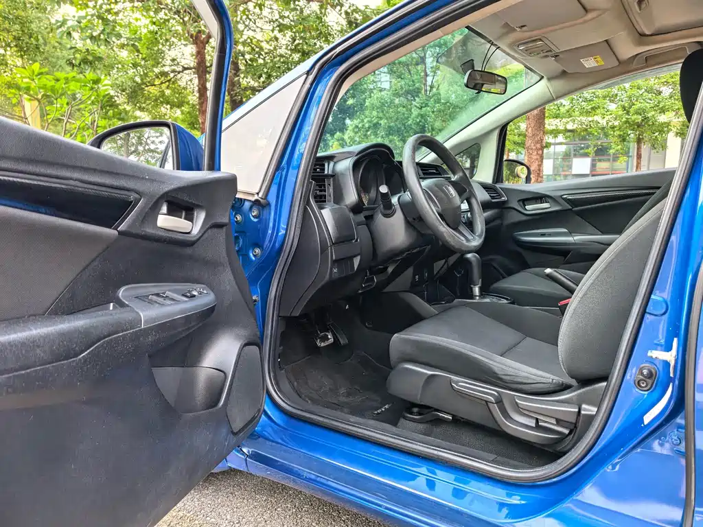 Honda Fit — миниатюра 6