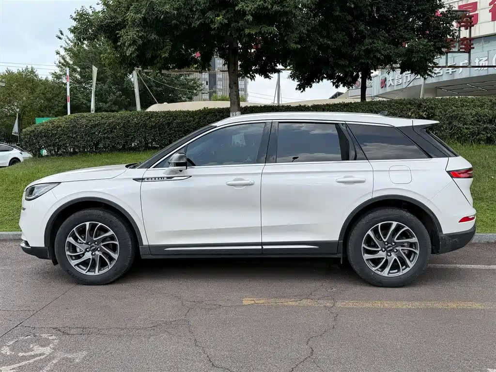 Lincoln Corsair 2022 2.0T Premium