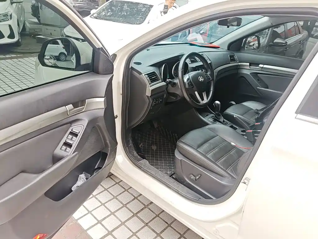 BAIC Senova X65 — миниатюра 16