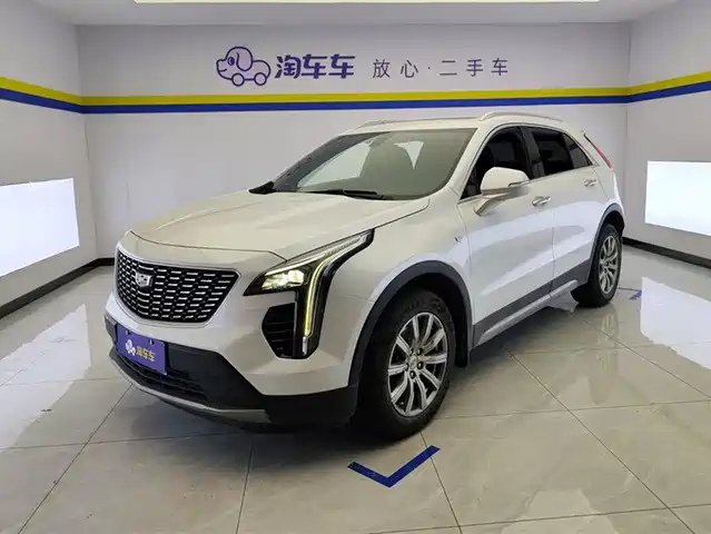 CADILLAC XT4
